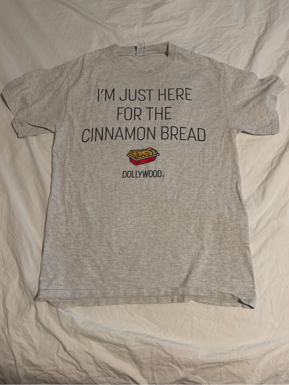 Dollywood 'I'm Just Here for the Cinnamon Bread' Graphic Tee S
